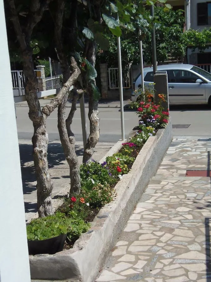 Apartments Lana Пула